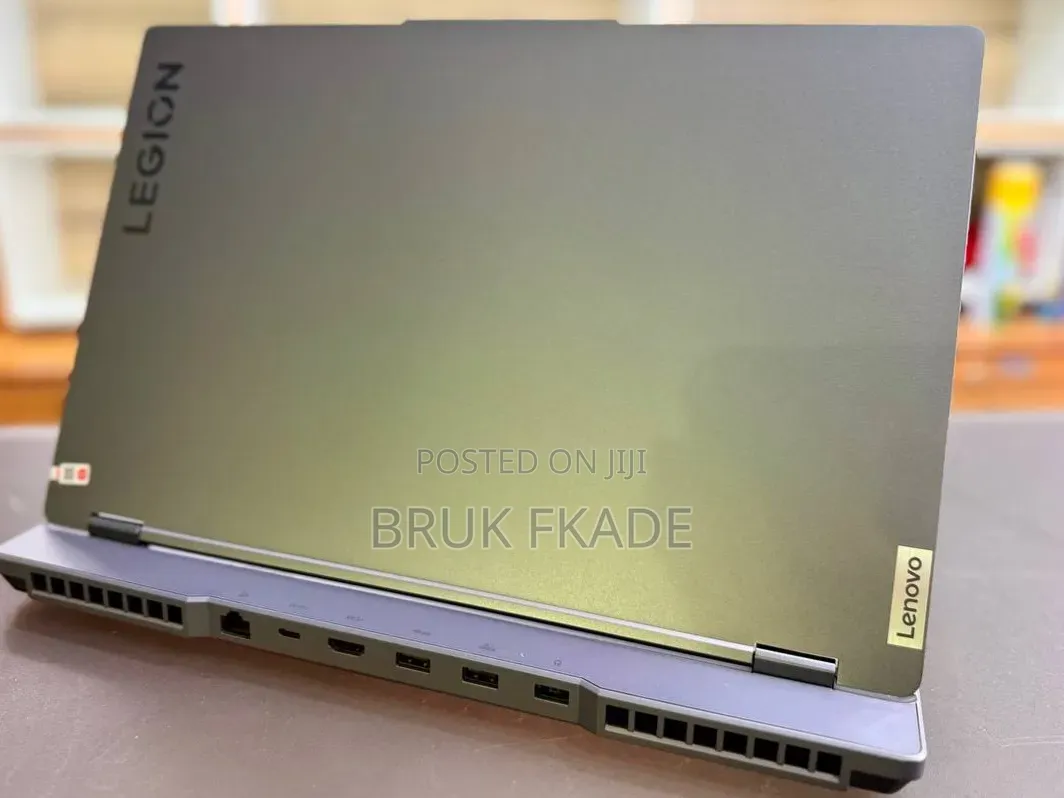 New Laptop Lenovo Legion Pro 7 16GB AMD Ryzen 7 SSD 512GB
