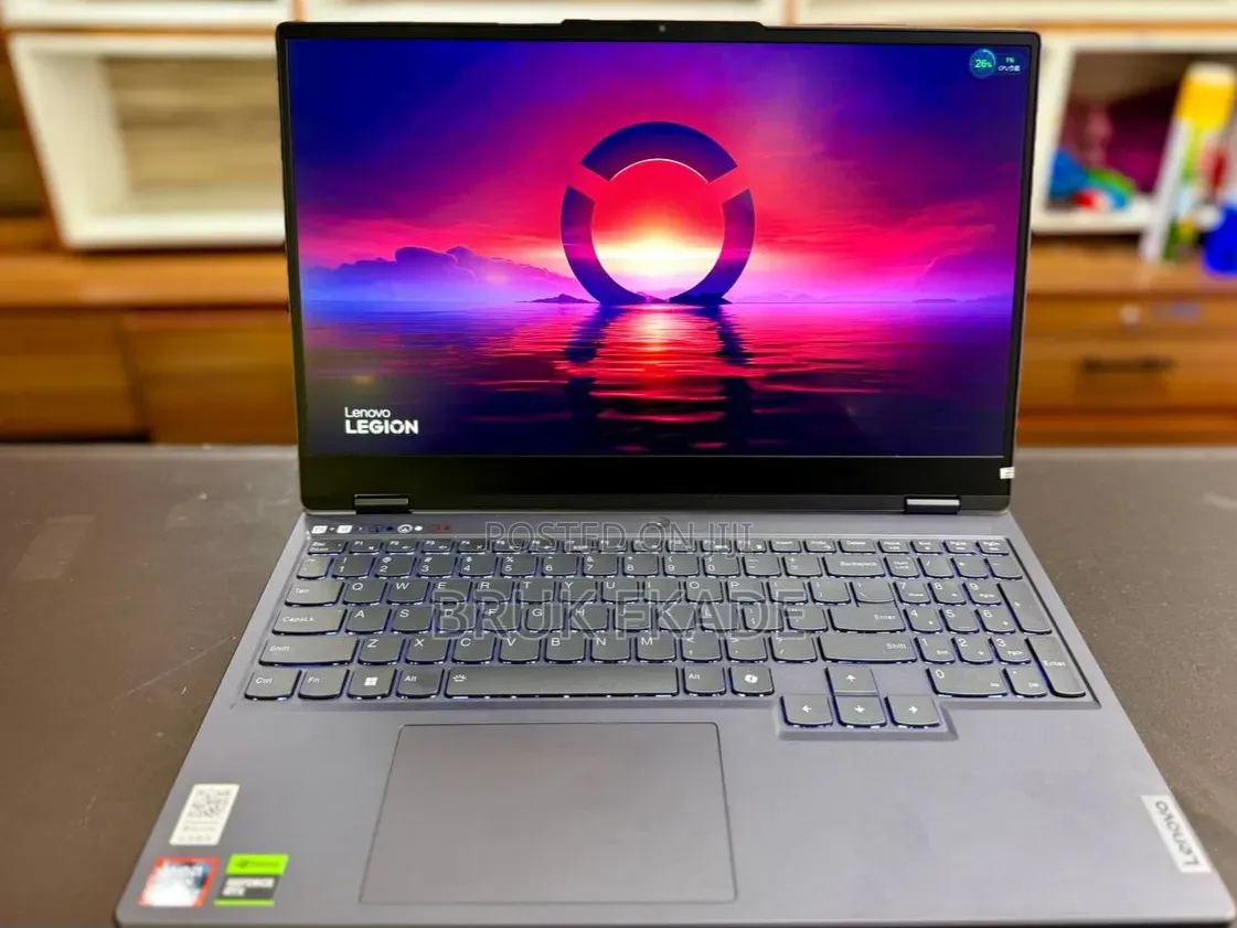 New Laptop Lenovo Legion Pro 7 16GB AMD Ryzen 7 SSD 512GB