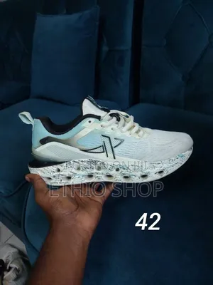 Torshin Shoes,ቦንዳ