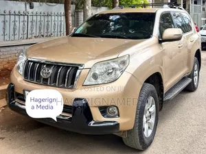 Toyota Land Cruiser Prado 2010 Gold
