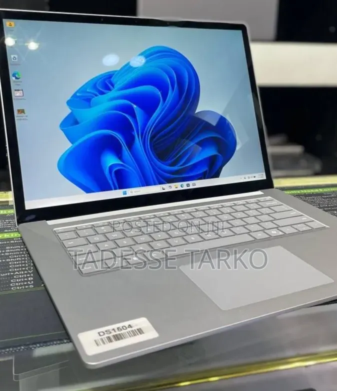 New Laptop Microsoft Surface 16GB Intel Core Ultra 7 SSD 512GB