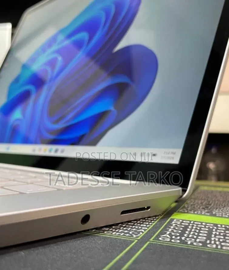 New Laptop Microsoft Surface 16GB Intel Core Ultra 7 SSD 512GB