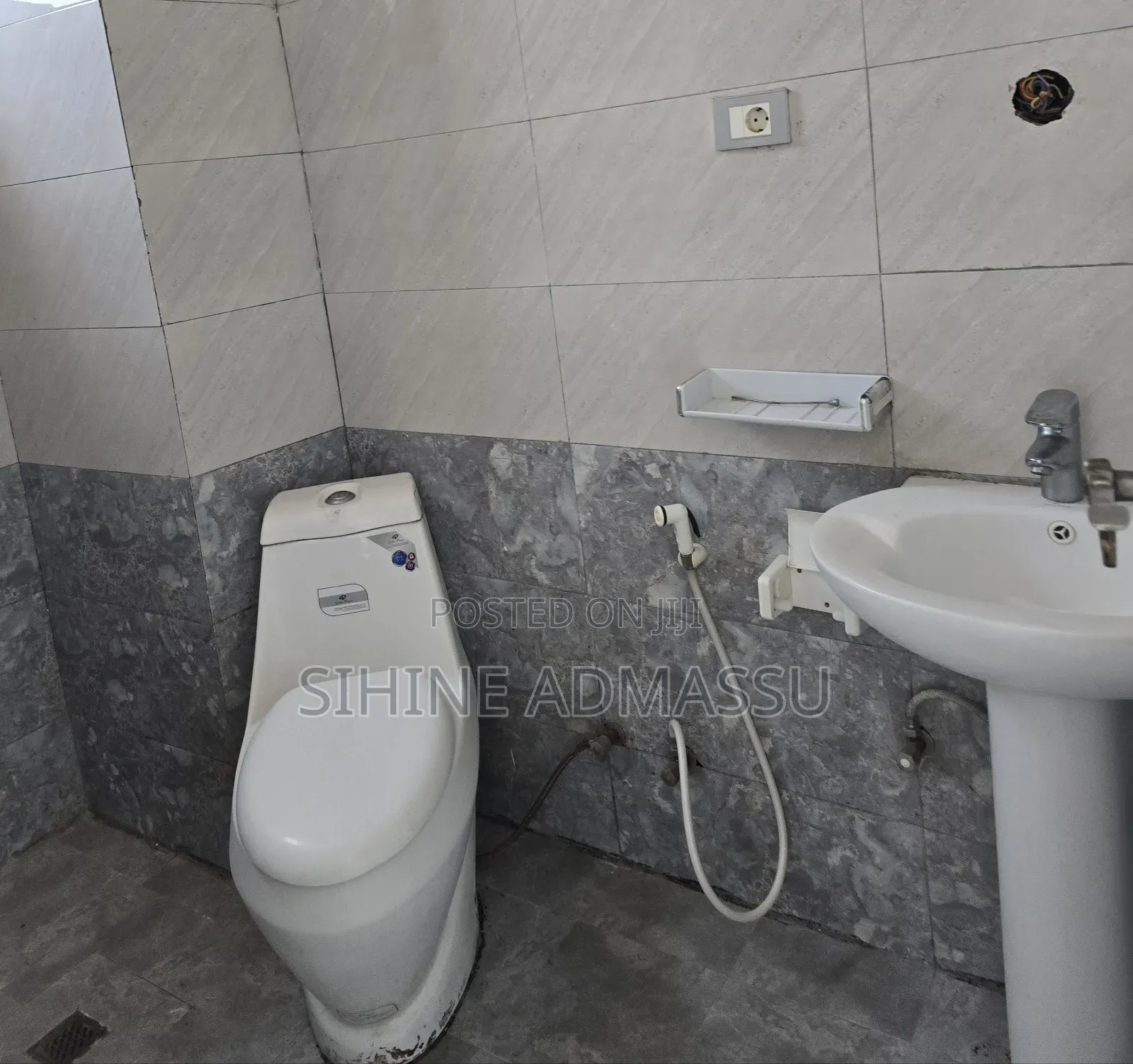Furnished 3bdrm Condo in Ayat 1, Yeka for sale