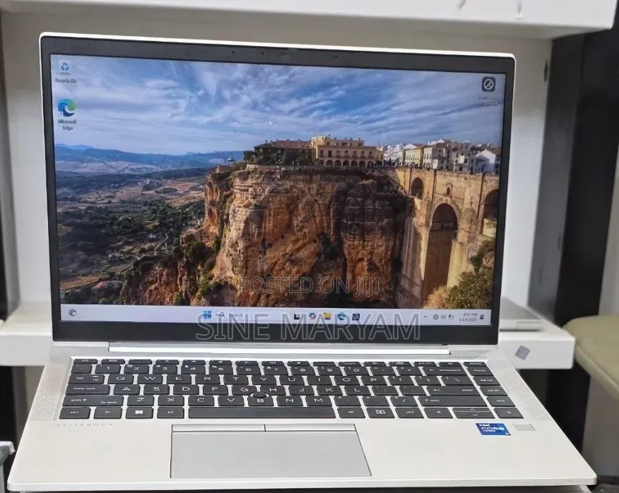New Laptop HP EliteBook 840 G10 16GB Intel Core i7 SSD 512GB