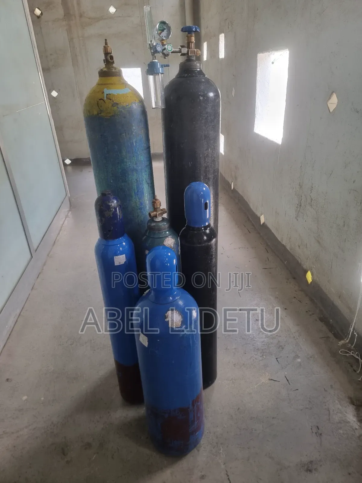 Professional Oxygen Cylinder Set for Clinics, Hospitals Home Use