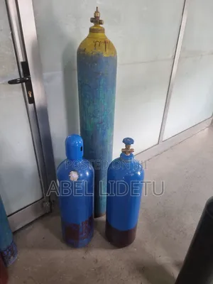 Premium O2 Cylinder With Strong Valve Humidifier Bottl