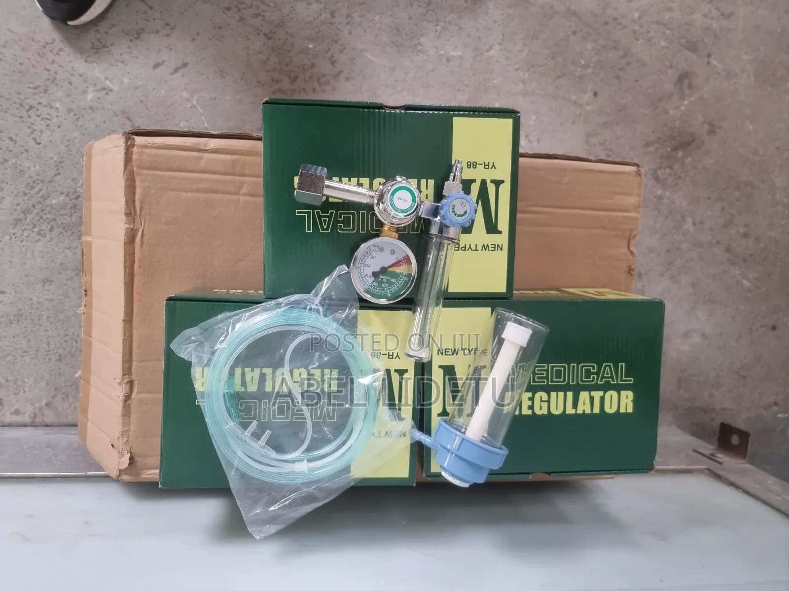Heavy-Duty Medical Oxygen Regulator With Nasal Cannula Kit