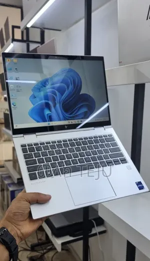 New Laptop HP EliteBook 830 16GB Intel Core Ultra 7 SSD 512GB
