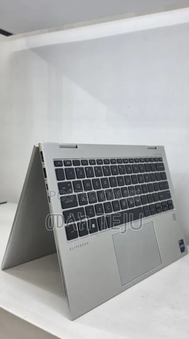 New Laptop HP EliteBook 830 16GB Intel Core Ultra 7 SSD 512GB