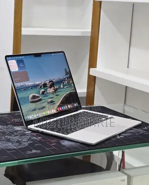 New Laptop Apple MacBook Air 2022 M2 8GB Apple M2 SSD 256GB