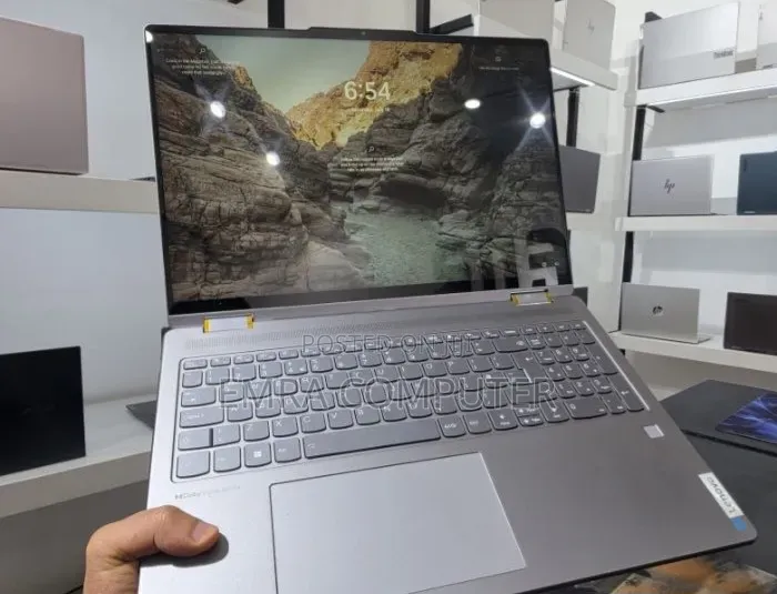 New Laptop Lenovo 16GB AMD Ryzen 7 SSD 512GB