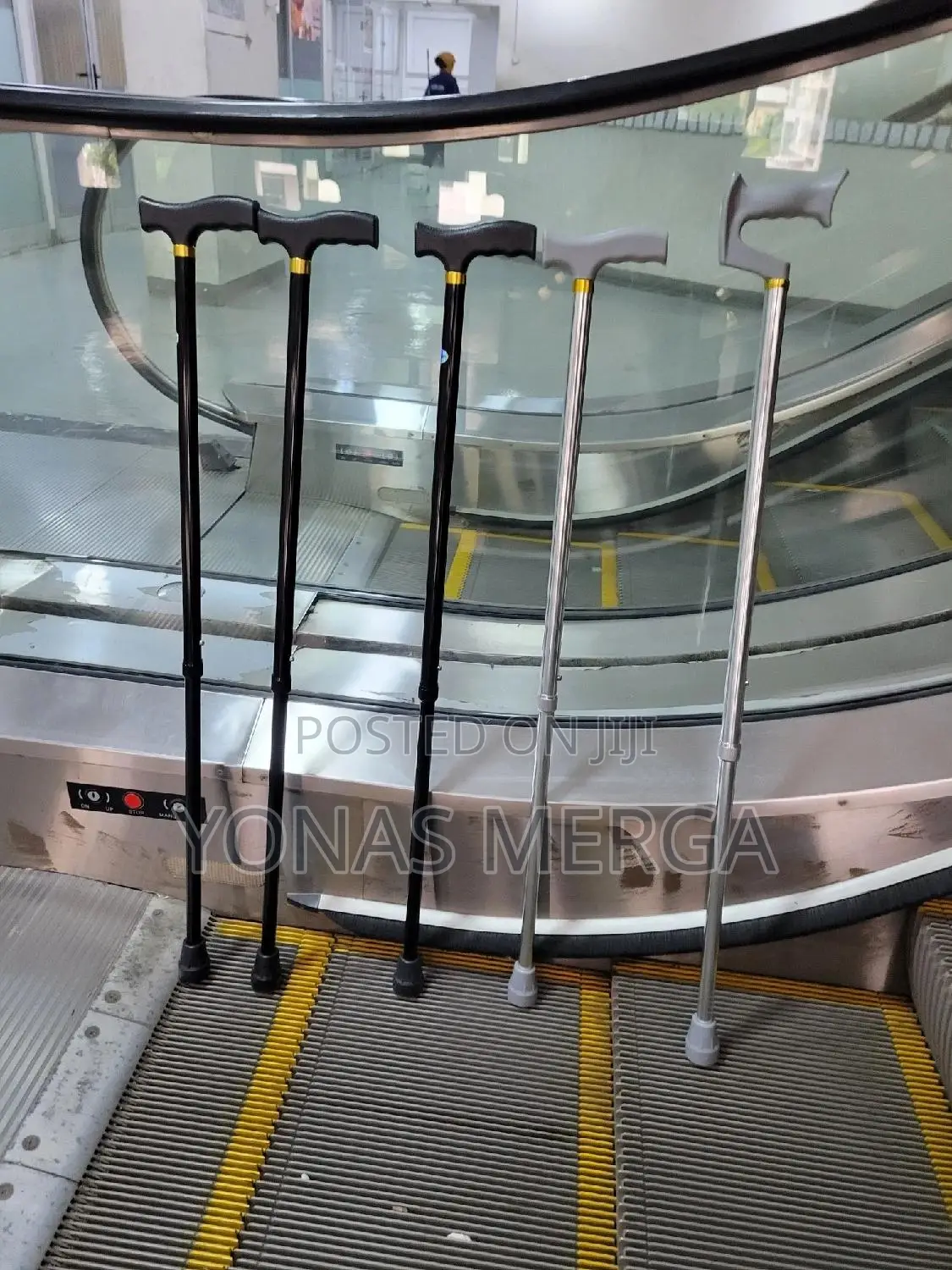 Walking Stick/Walking aid套台Walk With a Normal Heel / Toe Gait Placing