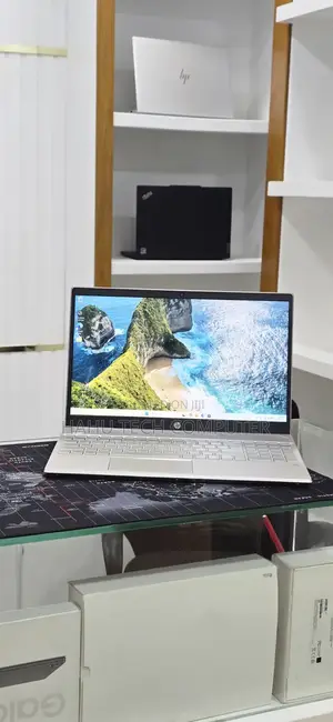 New Laptop HP Pavilion 15 8GB Intel Core i5 SSD 512GB