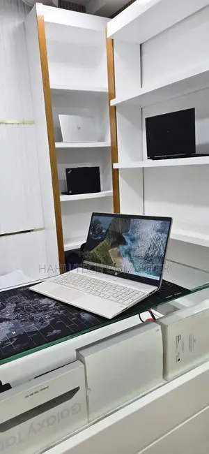 New Laptop HP Pavilion 15 8GB Intel Core i5 SSD 512GB