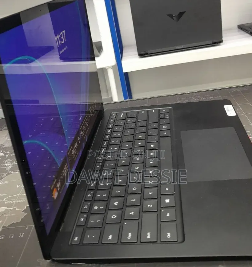 New Laptop Microsoft Surface 16GB Intel Core i7 SSD 512GB