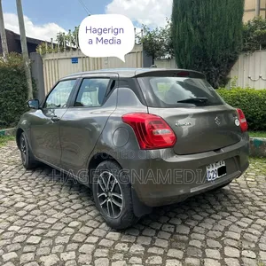 Suzuki Swift 2022 Gray