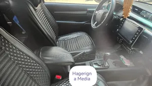 Toyota Hilux 2020 Gray