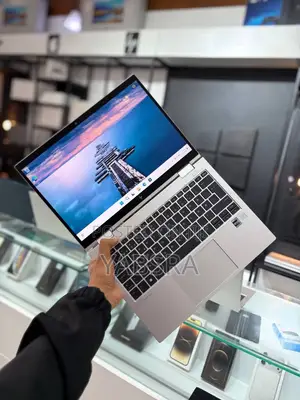 New Laptop HP EliteBook 830 G9 16GB Intel Core i5 SSD 512GB