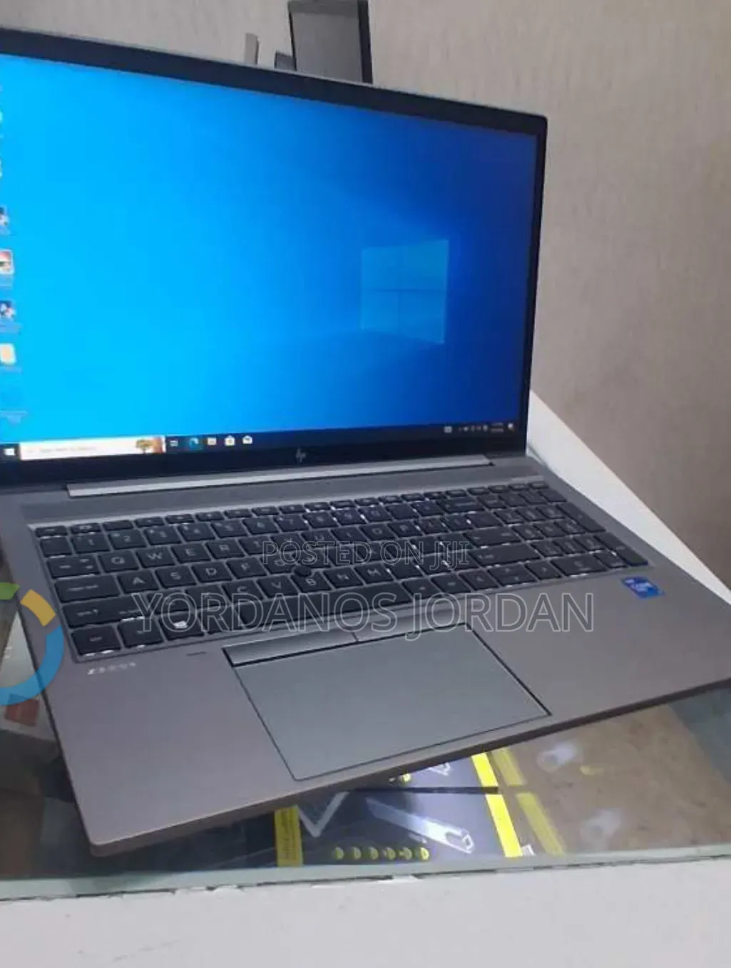 New Laptop HP ZBook Firefly G8 16GB Intel Core i7 SSD 512GB