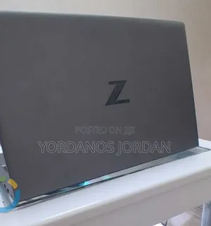 New Laptop HP ZBook Firefly G8 16GB Intel Core i7 SSD 512GB