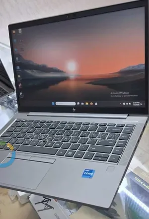 New Laptop HP ZBook Firefly G8 16GB Intel Core i7 SSD 512GB