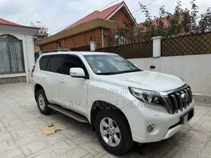 Toyota Land Cruiser Prado 2017 White