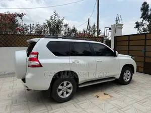 Toyota Land Cruiser Prado 2017 White