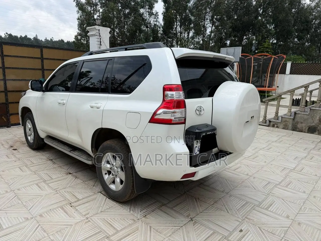 Toyota Land Cruiser Prado 2017 White