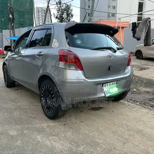 Toyota Yaris 2010 Gray