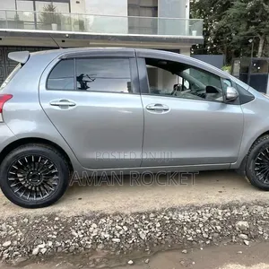 Toyota Yaris 2010 Gray