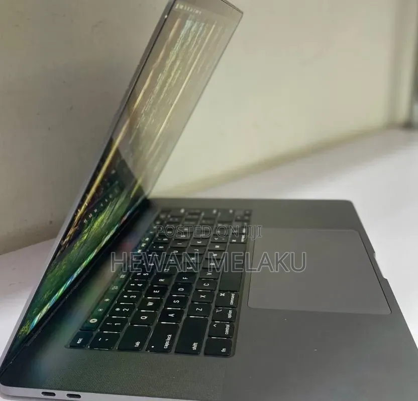 New Laptop Apple MacBook Pro 2019 16GB Intel Core i9 SSD 1T