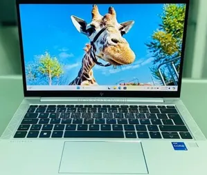 New Laptop HP EliteBook 830 G8 16GB Intel Core i5 SSD 512GB