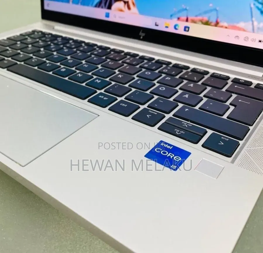 New Laptop HP EliteBook 830 G8 16GB Intel Core i5 SSD 512GB