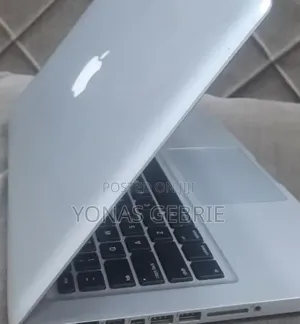 Laptop Apple MacBook 4GB Intel Core i5 SSD 320GB