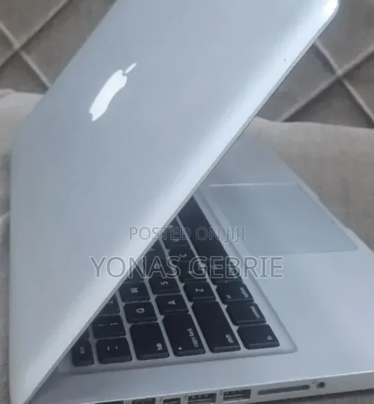 Laptop Apple MacBook 4GB Intel Core i5 SSD 320GB