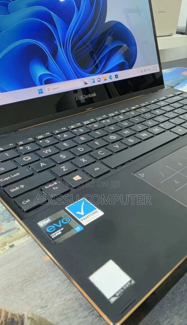 New Laptop Asus ZenBook Flip UX360CA 16GB Intel Core i7 SSD 512GB
