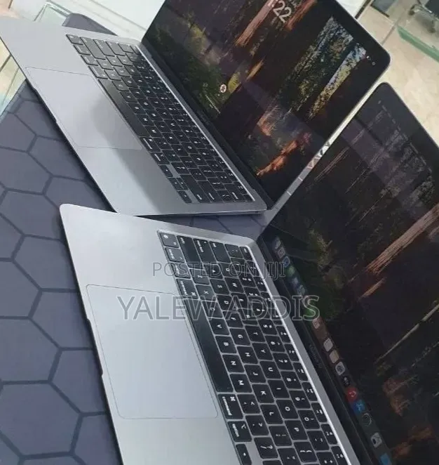 New Laptop Apple MacBook Air 2020 M1 8GB Intel Core i7 SSD 256GB