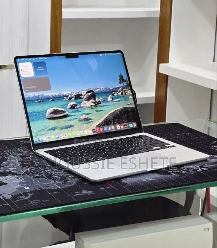 New Laptop Apple MacBook Air 2022 M2 8GB Apple M2 SSD 512GB