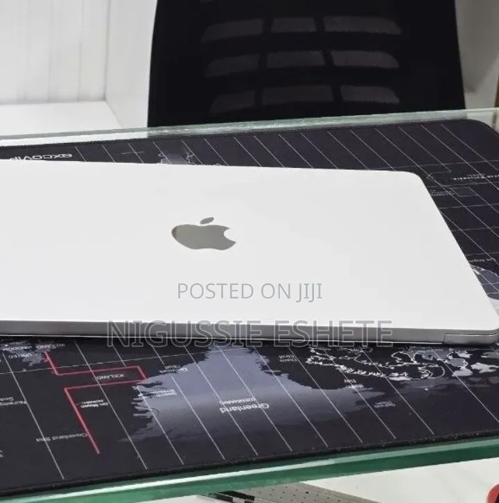 New Laptop Apple MacBook Air 2022 M2 8GB Apple M2 SSD 512GB
