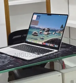 New Laptop Apple MacBook Air 2022 M2 8GB Apple M2 SSD 512GB