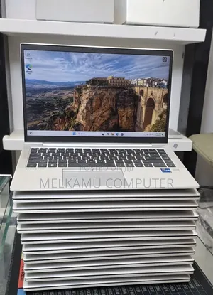 New Laptop HP EliteBook 840 G10 16GB Intel Core i7 SSD 512GB