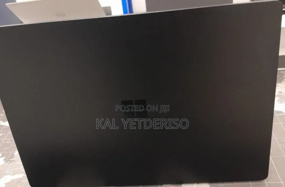 New Laptop Microsoft Surface 16GB Intel Core i7 SSD 512GB