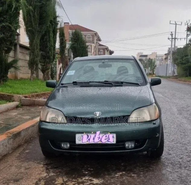 Toyota Platz 2001 Gray