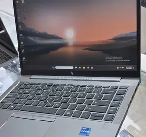 New Laptop HP ZBook Firefly G8 16GB Intel Core i7 SSD 512GB