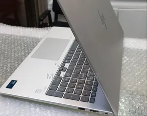 New Laptop HP 16GB Intel Core Ultra 7 SSD 512GB