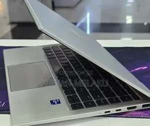 New Laptop HP EliteBook 1040 G8 16GB Intel Core i7 SSD 512GB