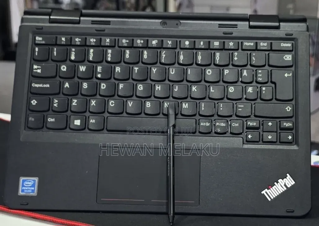 New Laptop Lenovo Yoga 11e 4GB Intel Core 2 Quad SSD 128GB