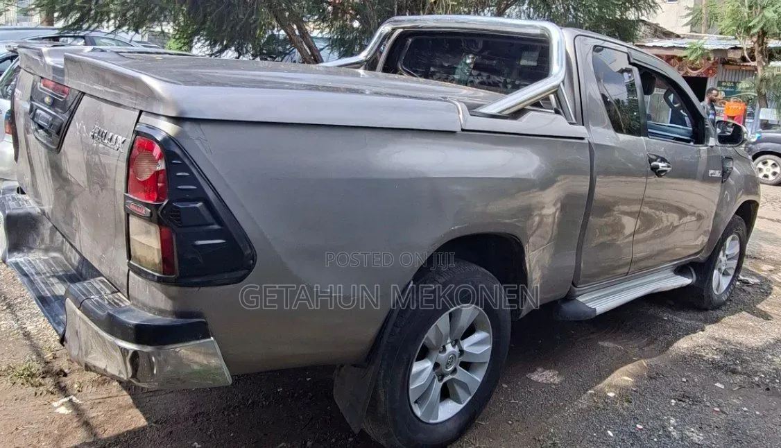 Toyota Hilux 2017 Gold