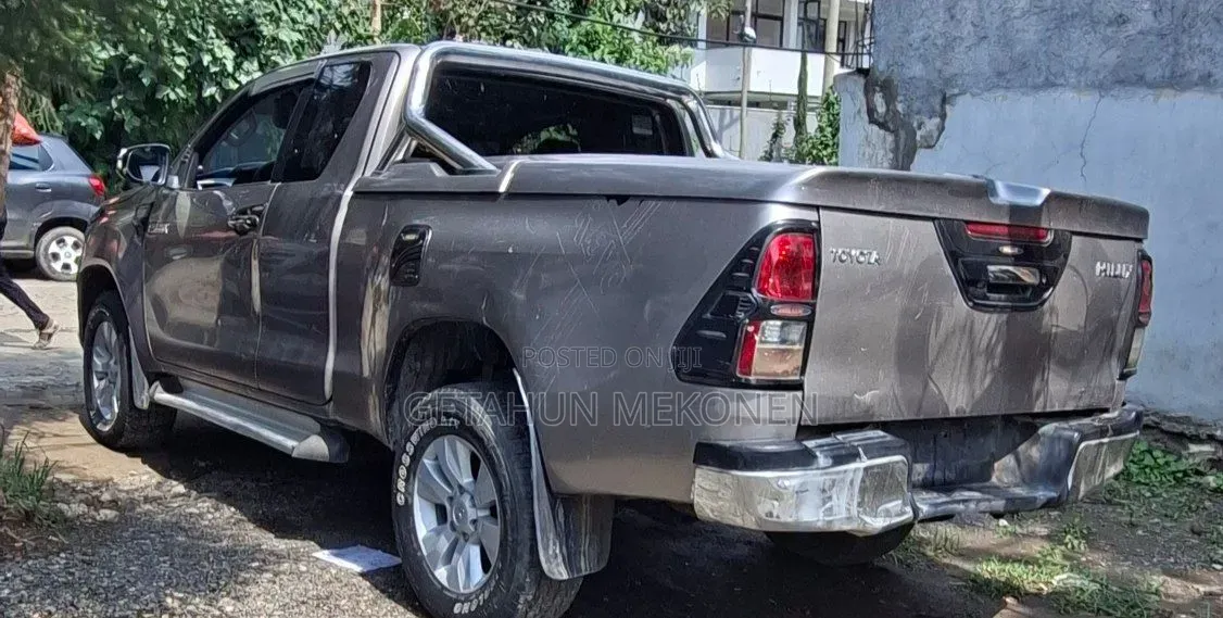 Toyota Hilux 2017 Gold