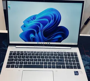New Laptop HP EliteBook 860 G10 32GB Intel Core i7 SSD 1T